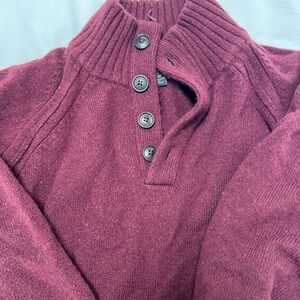 Banana Republic Men's V-Neck Sweater in Burgundy